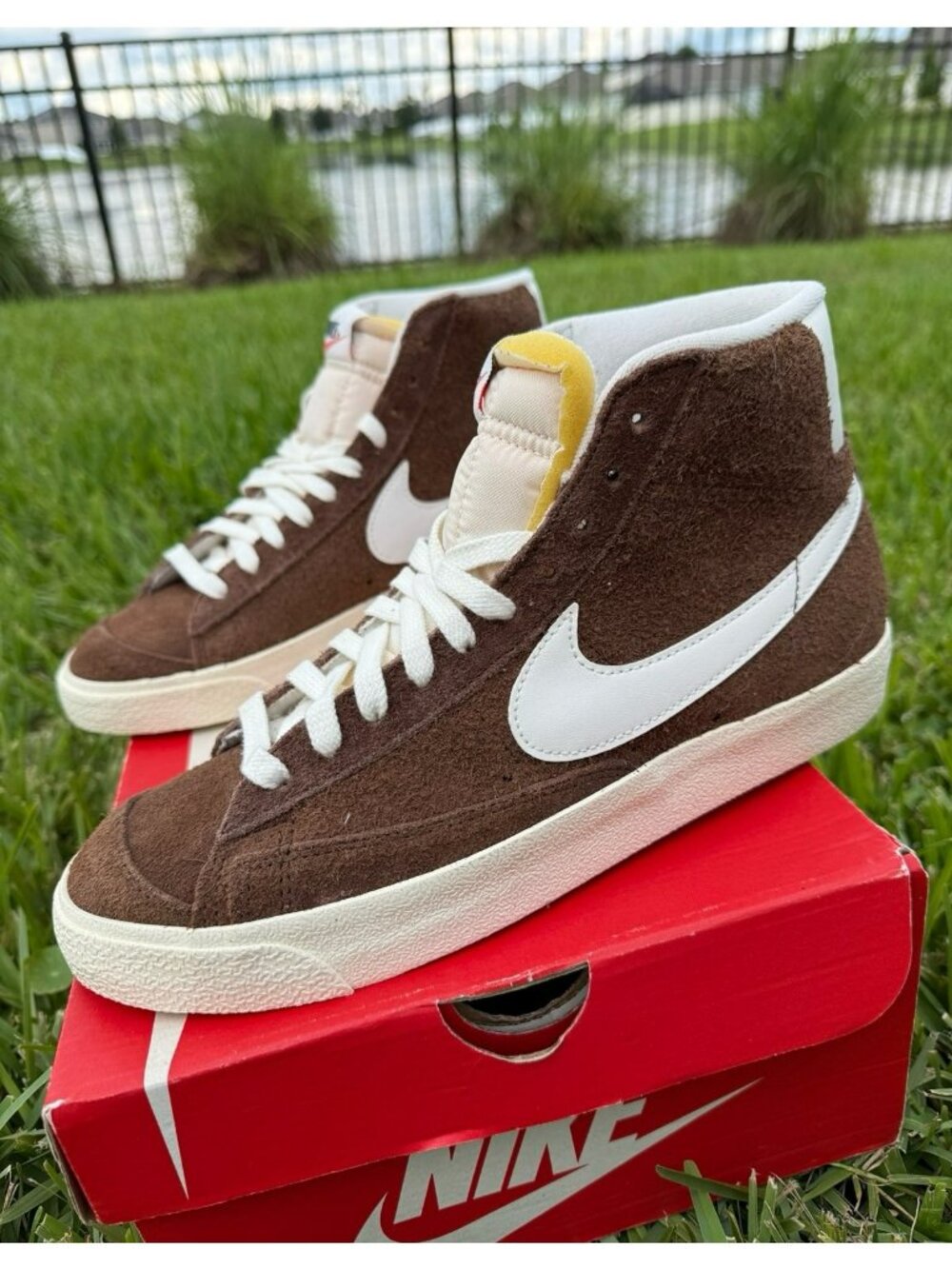 * 8.5 MEN'S NIKE BLAZER MID 77 VINTAGE CACAO BROWN /WHITE DV7006-200